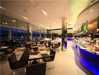 Ramada Plaza Bangkok MenamRamada Plaza Bangkok MenamRamada P